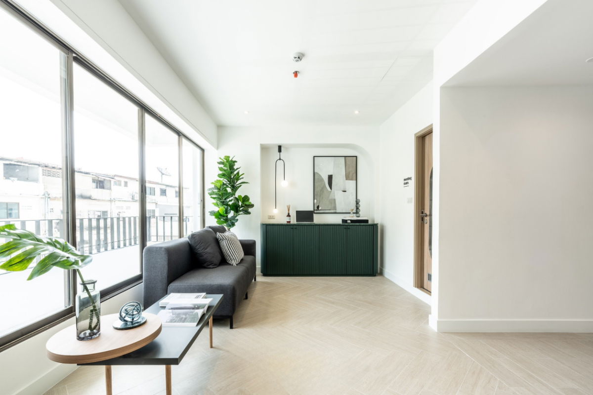 รูป 🏢 ให้เช่าพื้นที่ออฟฟิศ เฟอร์ครบ พร้อมเข้าอยู่ | ใกล้ BTS เอกมัย – พระโขนง - รูปที่ 3/11