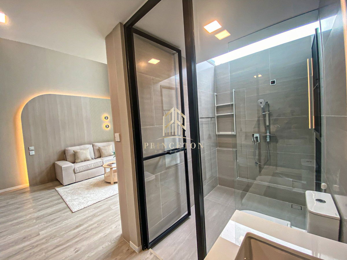 รูป ขายด่วนพร้อมผู้เช่าบ้านหรู วีเว่ กรุงเทพกรีฑา ติดโรงเรียน Wellington 4 ห้องนอน แปลงมุม  - รูปที่ 42/47