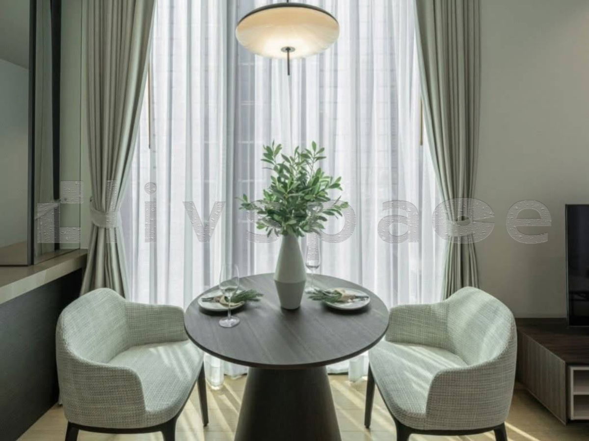 รูป ▚ LE228ツ ให้เช่า 28 Chidlom ราคาดีที่สุดในโครงการ! (ตึก Villa) 1 นอน 46 ตร.ม. แต่งหรูด้วยเฟอร์นิเจอร์ CHANINTR ทั้งห้อง เพียง 50,000! - รูปที่ 3/8