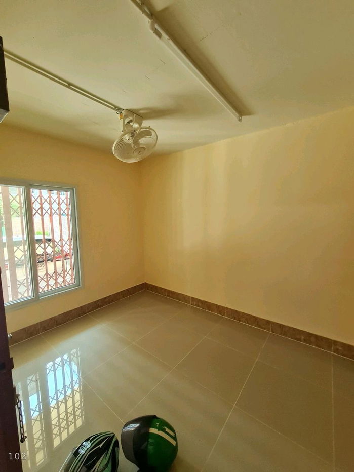 picture Apartment Fully occupied, ready to generate income. Charoenrat area. - 10/16