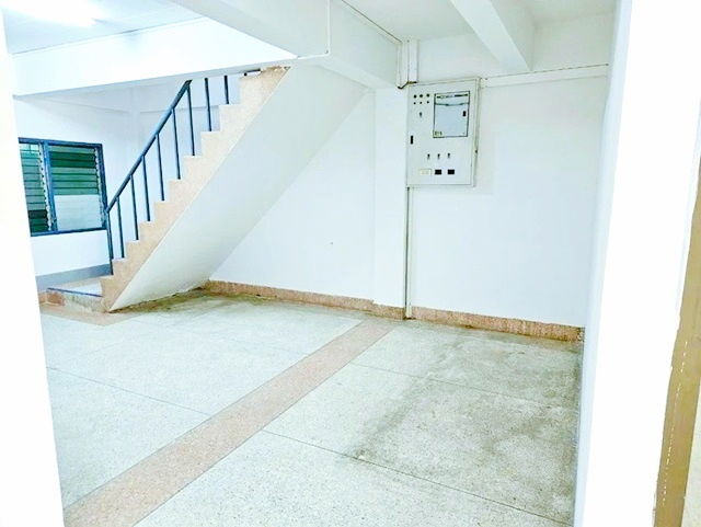 รูป ถ.เพชรเกษม ตลาดนัดเปโตร 1.4กม.รพ.สามพราน 5.1กม.ติดถนนใหญ่ ให้เช่าตึกแถว 5ชั้น 2คูหา 43ตร.วา. 700ตร.ม. นครปฐม - รูปที่ 4/8