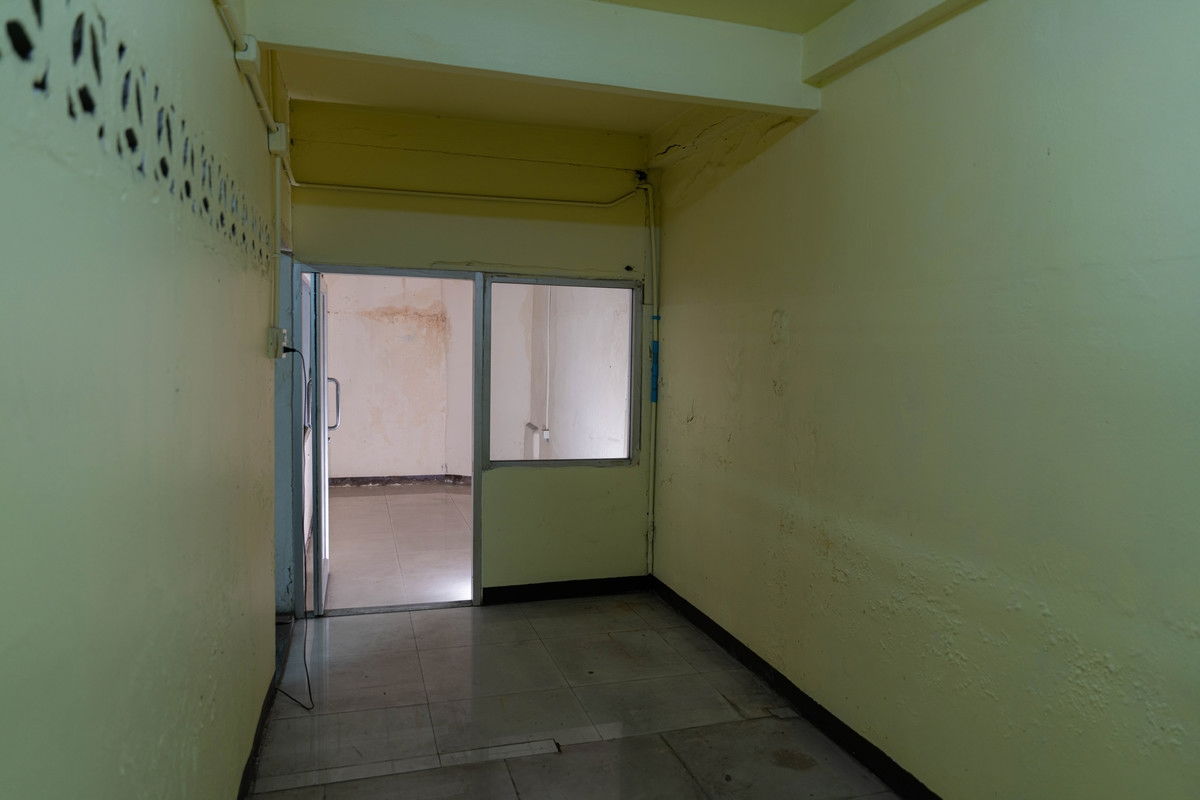 picture Spacious shophouse with warehouse Sathu Pradit area. - 8/18