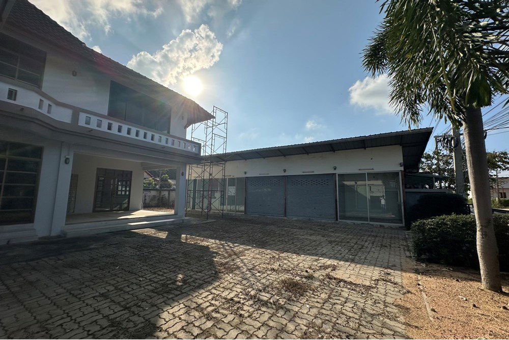 picture [920121001-2400] 3-beds House with a big space for lease in Plai Laem - 19/23