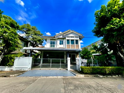 Houses for rent Bang Kapi : For Rent: Detached House at Mantana Rama 9 – Srinakarin  Spacious detached house in a prime residential community, fully furnished and ready to move