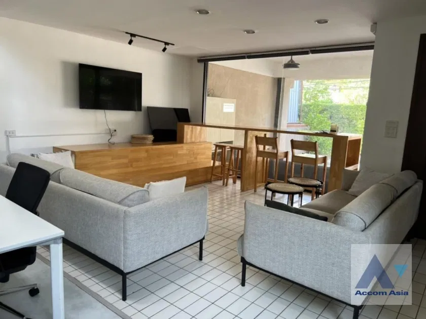 picture 🔼🔽 AccomA 📩 Home Office 3 BR House in Khlong Tan Nuea (AA42131) - 2/15