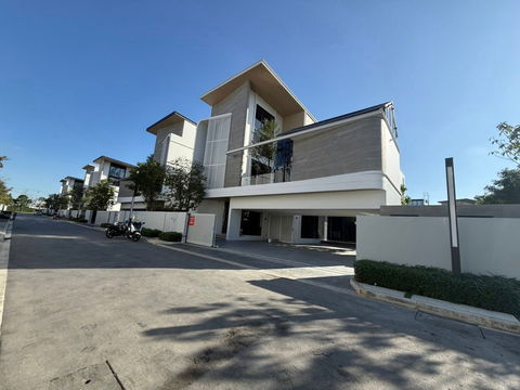 ให้เช่า วีเว่ กรุงเทพกรีฑาตัดใหม่ พร้อมอยู่  HST0043