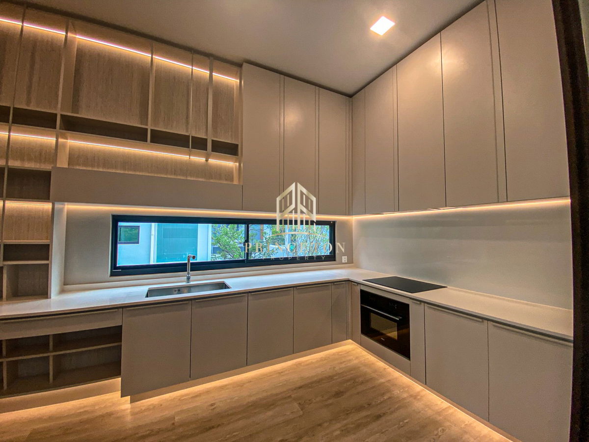 รูป ขายด่วนพร้อมผู้เช่าบ้านหรู วีเว่ กรุงเทพกรีฑา ติดโรงเรียน Wellington 4 ห้องนอน แปลงมุม  - รูปที่ 11/47