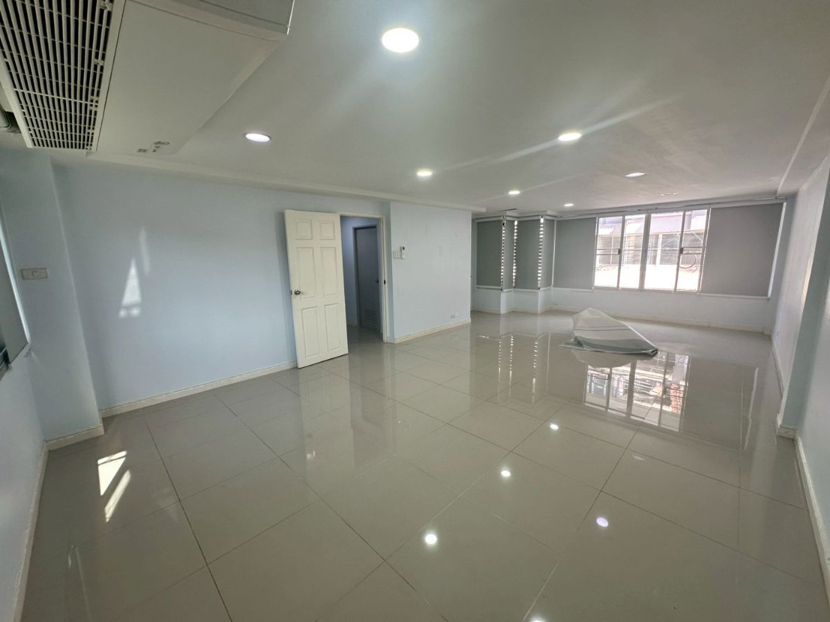 รูป 🏢 ให้เช่า Home Office 4 ชั้น ทำเลดี เชื่อมต่อรัชดา - ห้วยขวาง - ลาดพร้าว - รูปที่ 19/20