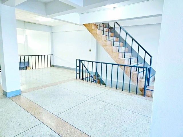 รูป ถ.เพชรเกษม ตลาดนัดเปโตร 1.4กม.รพ.สามพราน 5.1กม.ติดถนนใหญ่ ให้เช่าตึกแถว 5ชั้น 2คูหา 43ตร.วา. 700ตร.ม. นครปฐม - รูปที่ 6/8