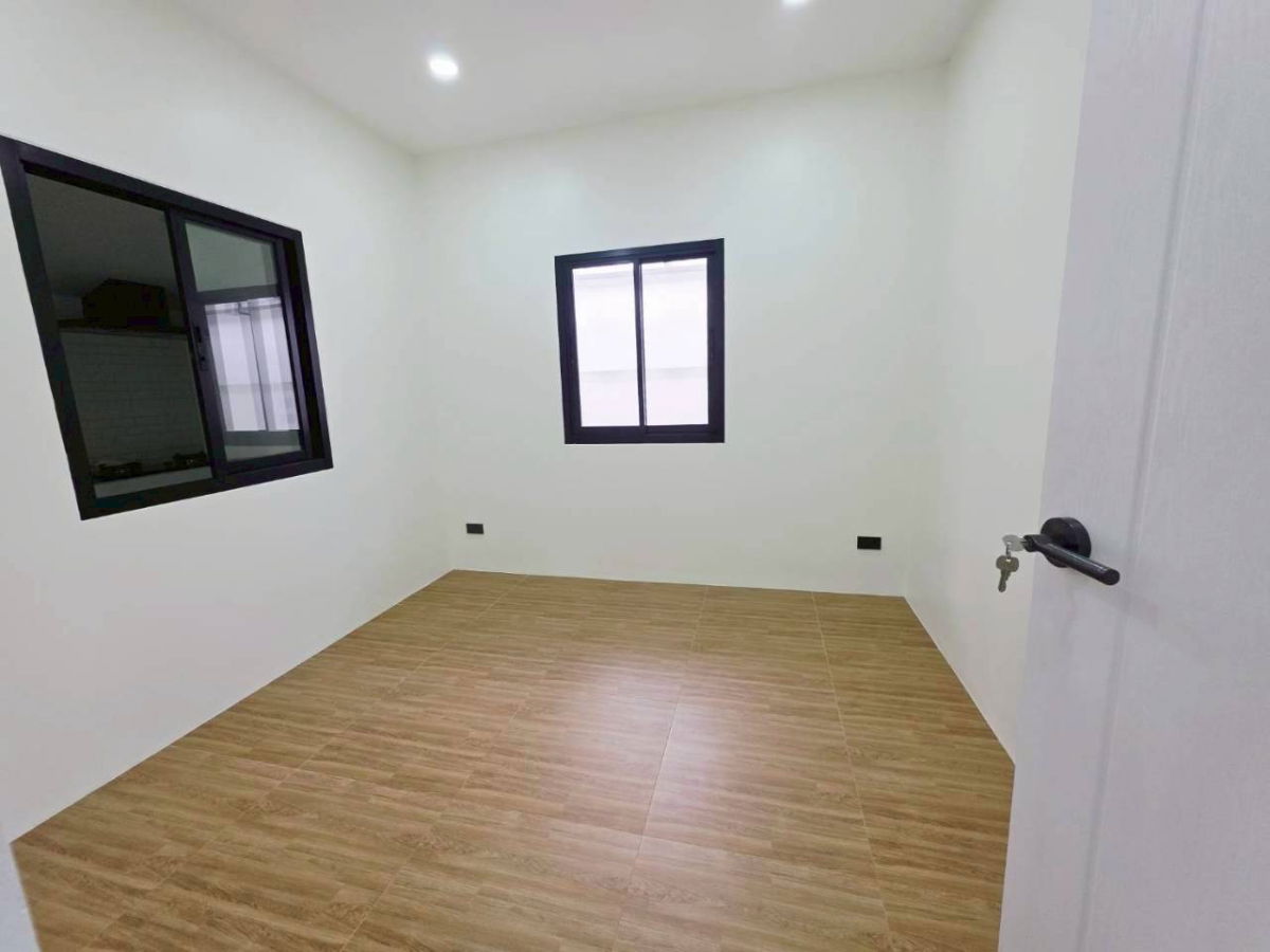 picture Suphamat Paklok Phuket WR-04103 - 7/12