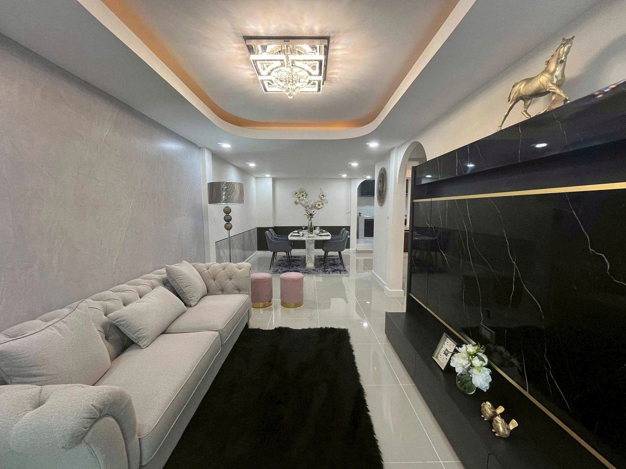 รูป LTHC13849 – Townhouse for Sale | Sathu Pradit 29 | 200 sqm | 3 Beds 2 Baths | Near BTS Surasak | 8.89MB | ทาวน์เฮาส์ขาย สาธุประดิษฐ์ 29 - รูปที่ 7/20