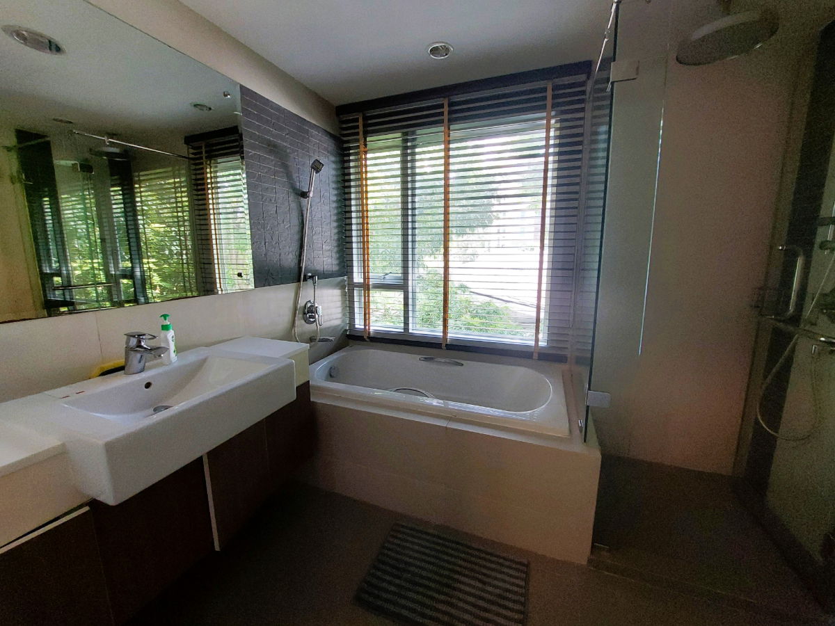 รูป The Crest Sukhumvit 49, 1 Bed Large Room for Rent Near BTS Thong lo 700m.  - รูปที่ 6/6