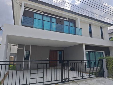 For Rent Centro Vibhavadi Unit 8/212 (small pets allowed) (Near Harrow International School)