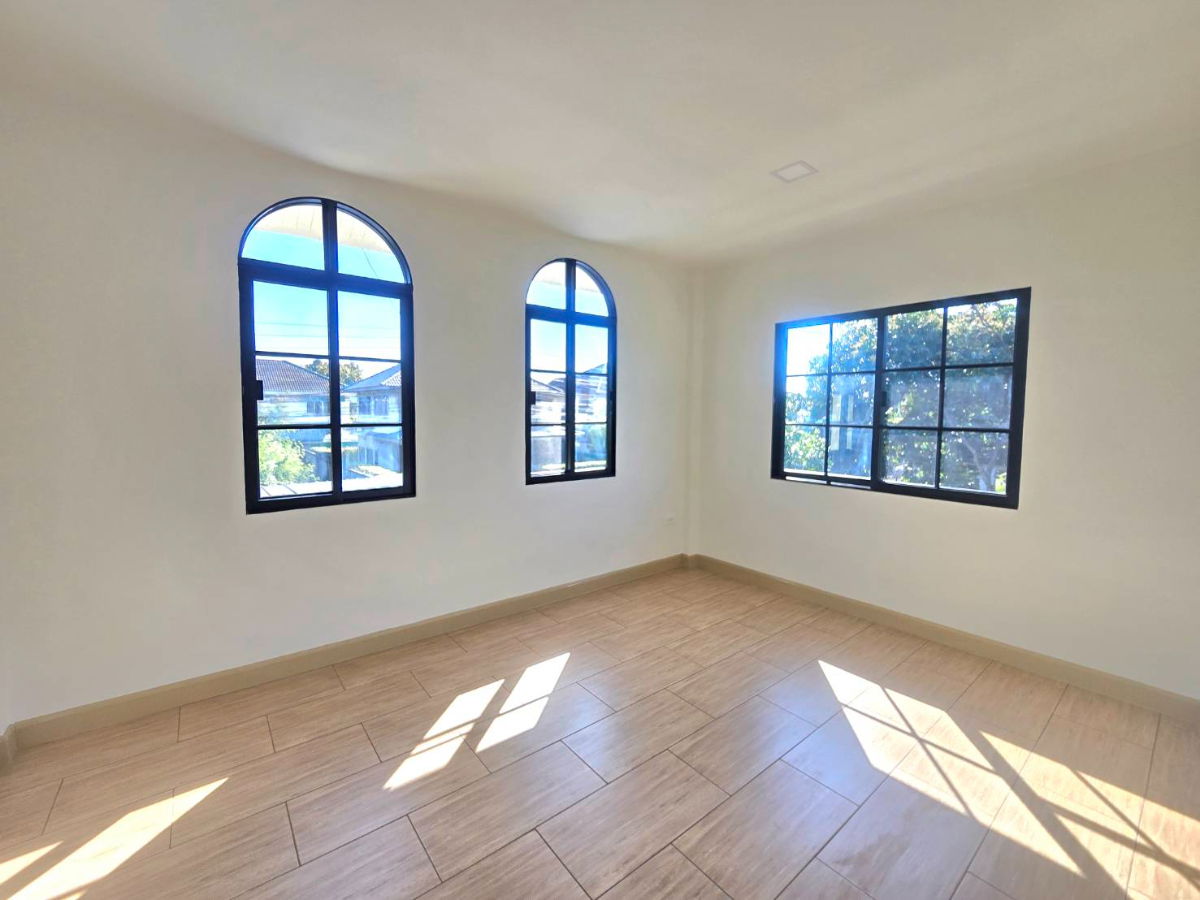 รูป ้บ้านเดี่ยวนิมิตใหม่40 โฮม5 หมู่บ้านเคซี.การ์เด้นโฮม บ้านรีโนเวทใหม่ทั้งหลัง แถมฟรีเฟอร์นิเจอร์ พื้นที่กว้างมากทำเลดี - รูปที่ 36/44