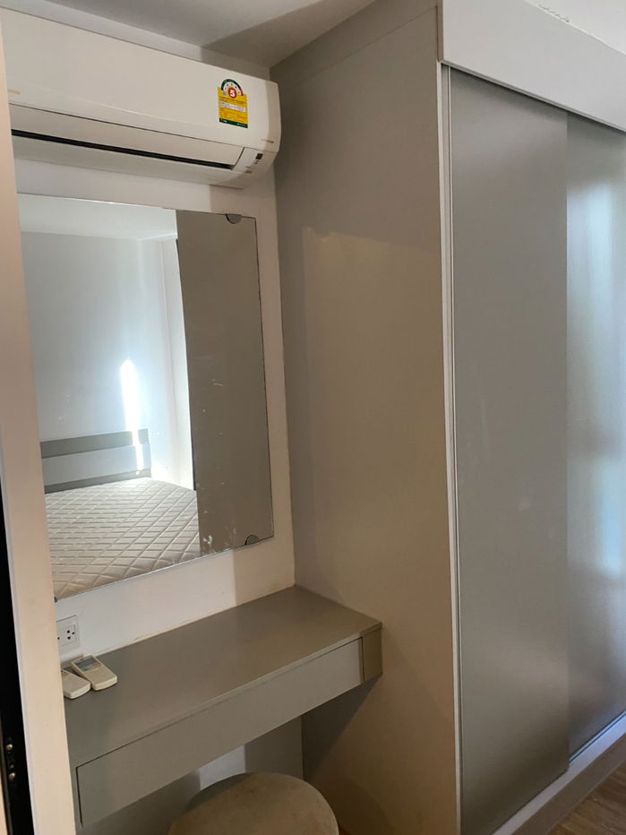 picture Ready to move in. Pool view, with washing machine. 6500 - 7/9