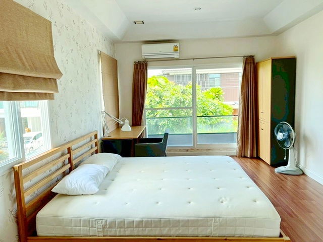 รูป ม.รามคำแหง 2 2กม. มีสนามหญ้า มัณฑนา อ่อนนุช เจโม พลาซ่า 1.9กม. 3-4นอน สวนหลวง ร.9 ประเวศ ให้เช่าบ้านเดี่ยว 2 ชั้น 56 ตร.ว. 230 ตร.ม. - รูปที่ 6/8