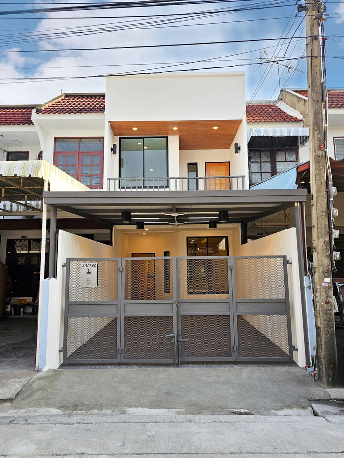 รูป ST0021 | ขายทาวน์เฮ้าส์ มบ.อยู่เจริญ ดอนเมือง 💰 เพียง 2.45 ลบ.  ✈️ 5 น. ถึงสนามบินดอนเมือง - รูปที่ 1/19