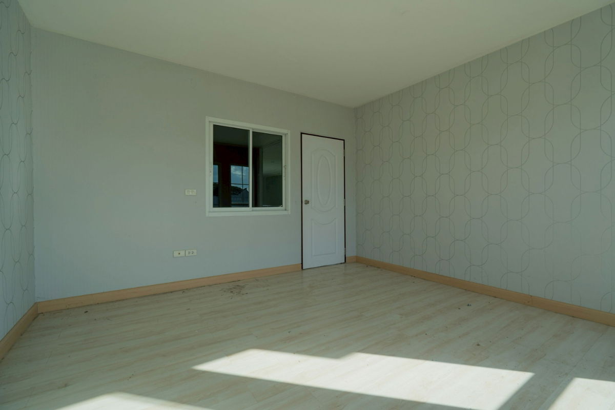 รูป อาคารพาณิชย์ 2 คูหา ห้องมุม หน้าโรงแรม 4 ดาว ทางไปสนามช้าง - รูปที่ 3/12