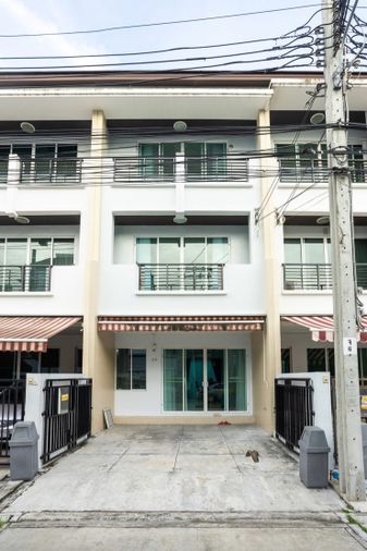 3-bed townhouse for rent, 165 sqm, 21 sq wah, Baan Klang Muang Ladprao 71