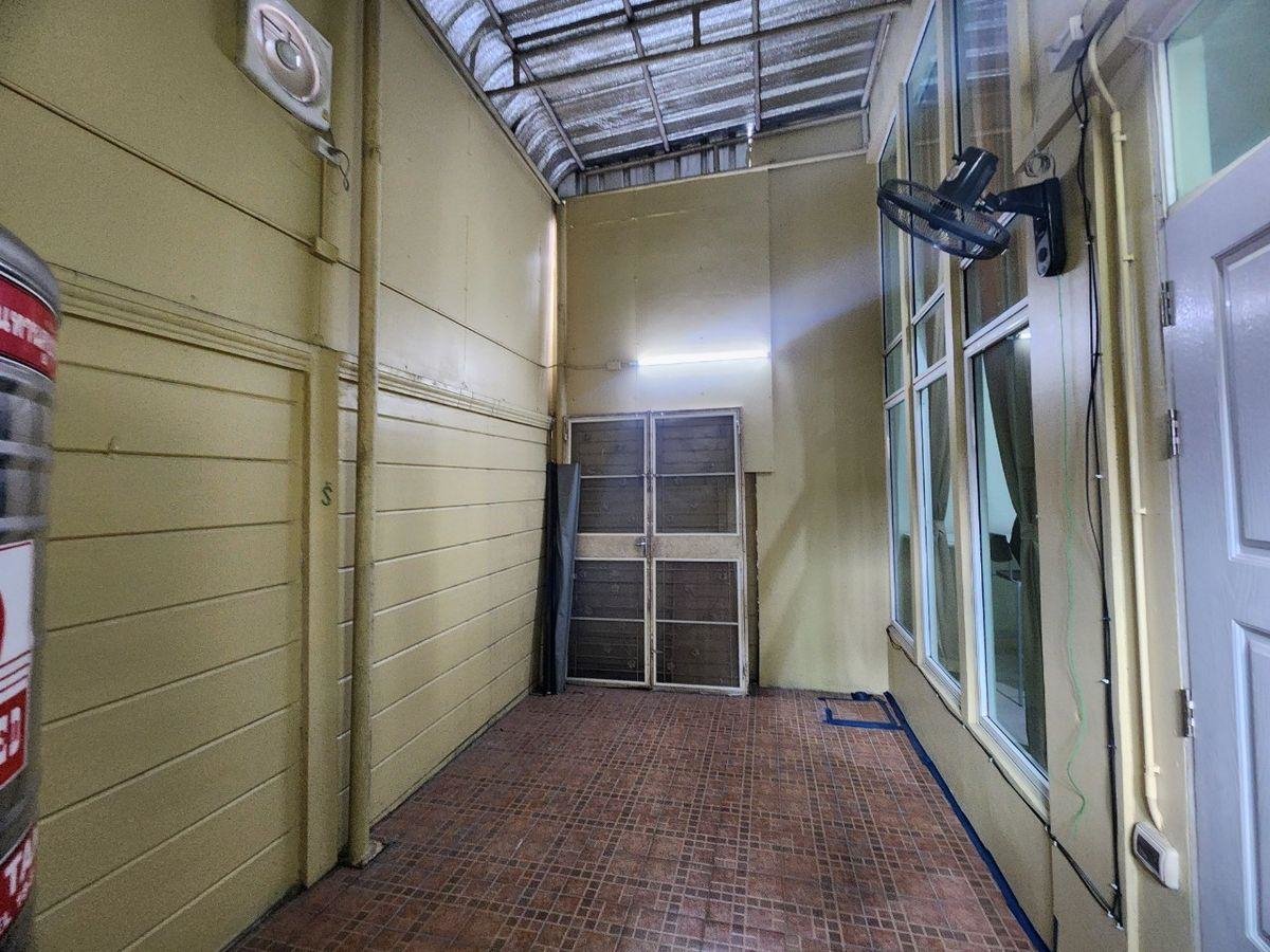 รูป LTH13915 – Home Office for Sale | Baan Ravipa Sukhumvit 103 | 250 sqm | 4 Beds 5 Baths | Near BTS Udom Suk | 8.9 MB | โฮมออฟฟิศขาย บ้านรวิภา - รูปที่ 2/10