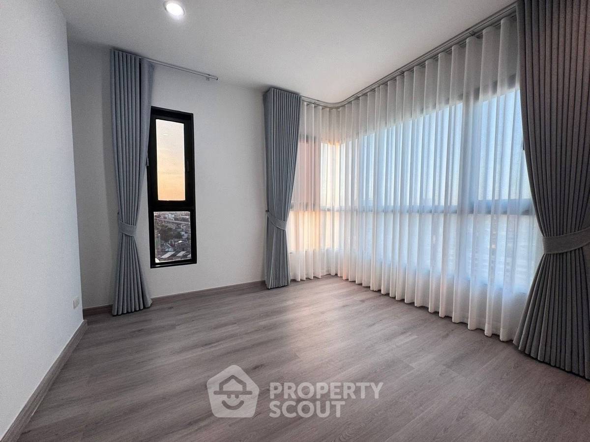 picture 2-BR Condo at Teal Sathorn-Taksin near BTS Wongwian Yai (ID 2482448) - 8/12