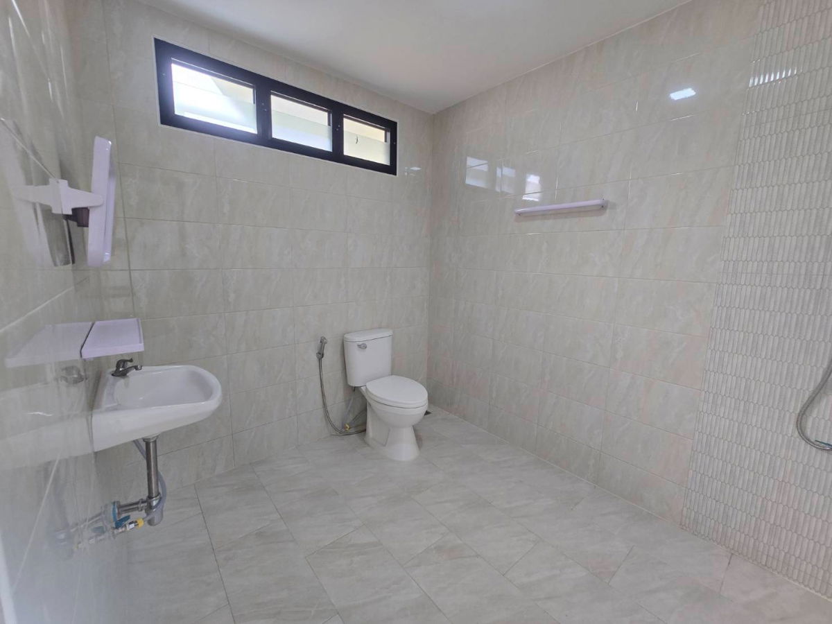 รูป ้บ้านเดี่ยวนิมิตใหม่40 โฮม5 หมู่บ้านเคซี.การ์เด้นโฮม บ้านรีโนเวทใหม่ทั้งหลัง แถมฟรีเฟอร์นิเจอร์ พื้นที่กว้างมากทำเลดี - รูปที่ 28/44