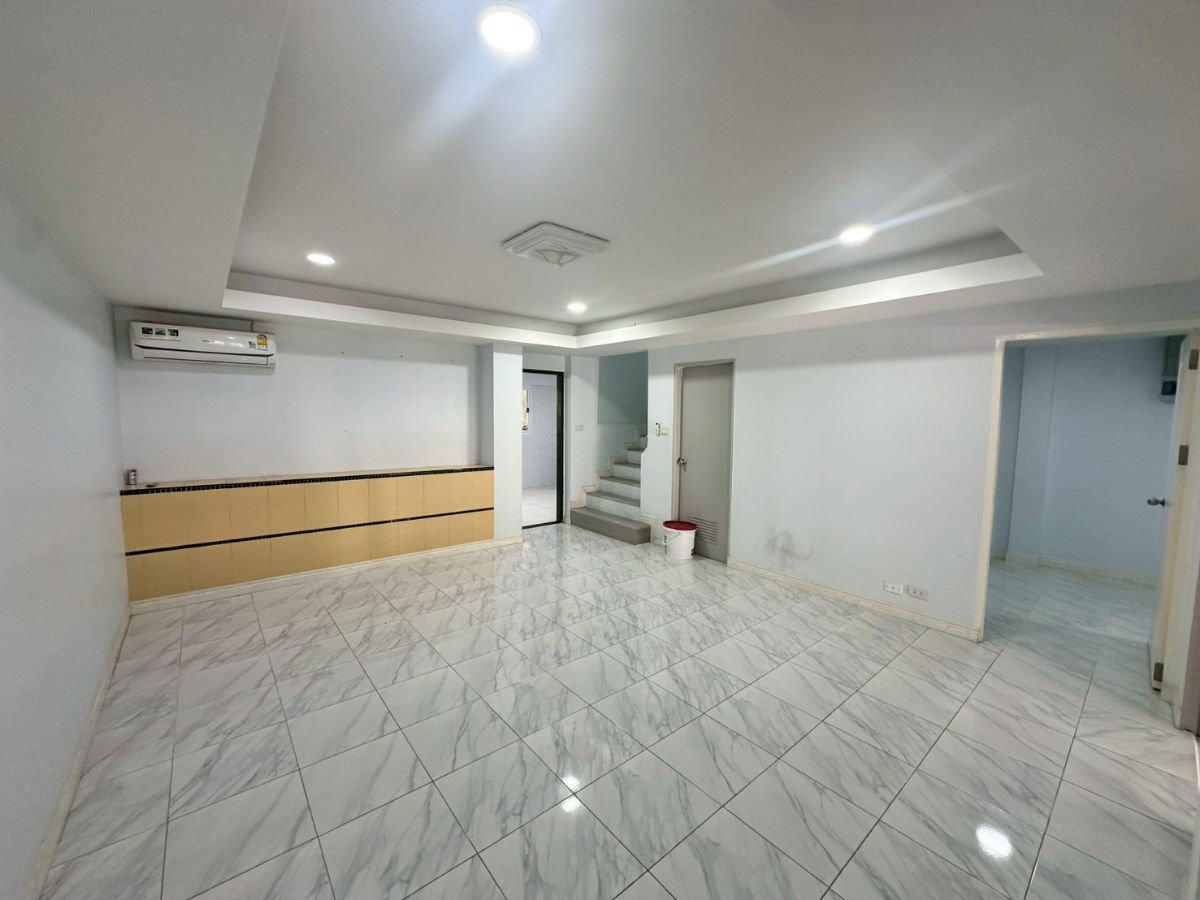 รูป 🏢 ให้เช่า Home Office 4 ชั้น ทำเลดี เชื่อมต่อรัชดา - ห้วยขวาง - ลาดพร้าว - รูปที่ 3/20