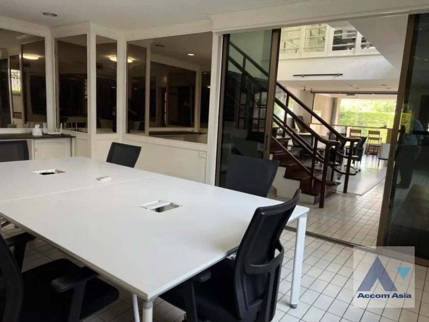 picture 🔼🔽 AccomA 📩 Home Office 3 BR House in Khlong Tan Nuea (AA42131) - 6/15