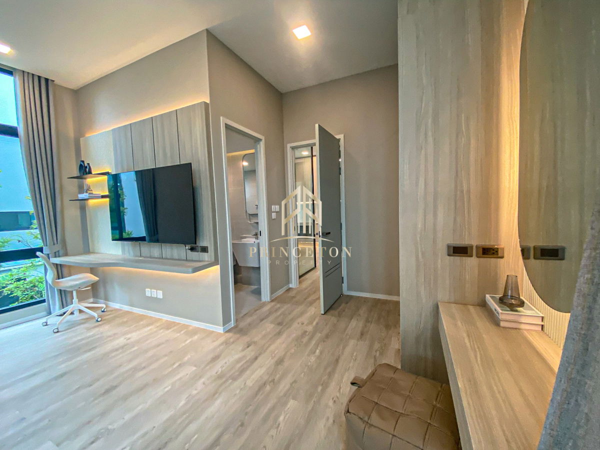 รูป ขายด่วนพร้อมผู้เช่าบ้านหรู วีเว่ กรุงเทพกรีฑา ติดโรงเรียน Wellington 4 ห้องนอน แปลงมุม  - รูปที่ 25/47