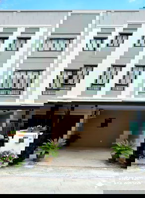 ทาวน์โฮม นิคมเวลโกรว์  : ขายทาวน์โฮม / โฮมออฟฟิศ 3 ชั้น บางนา ไบรตัน บางนา กม.26 ใกล้ทางด่วน