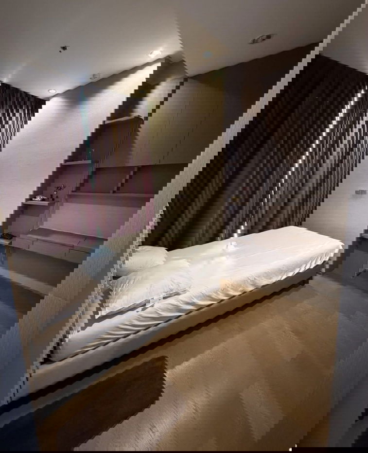 picture The Diplomat                          Sathorn  - 10/12