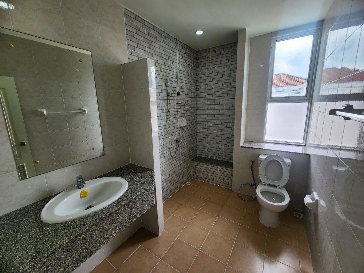 รูป LTH13915 – Home Office for Sale | Baan Ravipa Sukhumvit 103 | 250 sqm | 4 Beds 5 Baths | Near BTS Udom Suk | 8.9 MB | โฮมออฟฟิศขาย บ้านรวิภา - รูปที่ 9/10