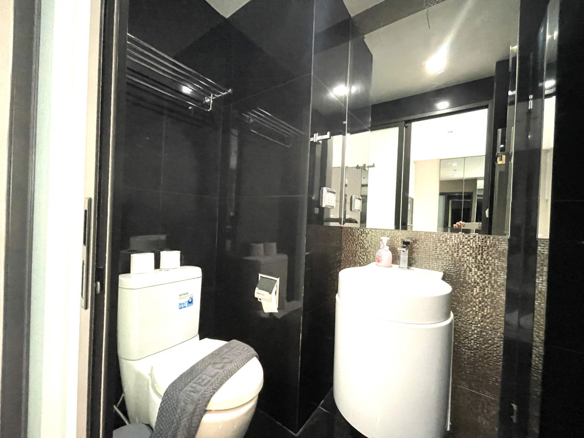 picture Rhythm Sukhumvit 36-38 fully furnished 5 minutes walk from BTS Thonglor - 6/6