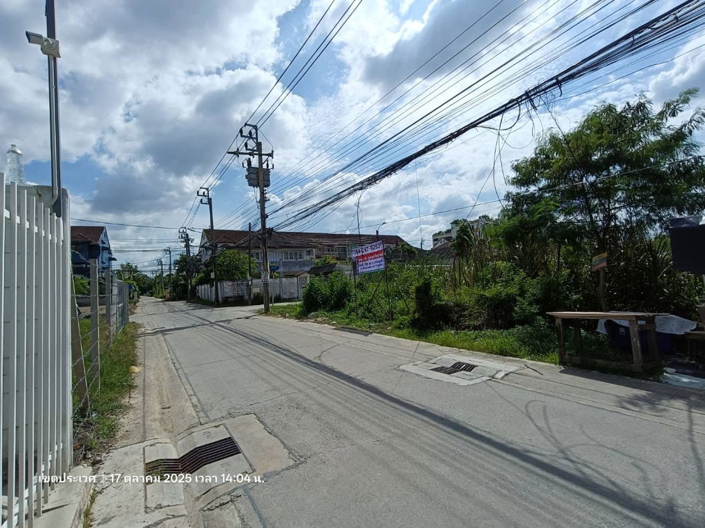 รูป CALL0949966698 ขายที่ดิน อ่อนนุช 66 แยก 19-2 ทิศใต้ทำเลทอง 176 ตรว เหมาะสำหรับปลูกบ้าน ทำธุรกิจ สปา เสริมสวย โฮมออฟฟืค (ยังไม่ได้ถมที่ราคาต่อรองได้) - รูปที่ 3/9