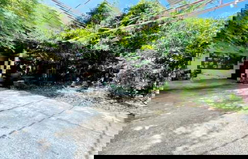 ขายด่วน บ้านเดี่ยว 1 หลัง + ห้องเช่า 6 ห้อง เหมาะทั้งอยู่อาศัยและลงทุน สร้างรายได้ทันที บนที่ดินขนาดใหญ่