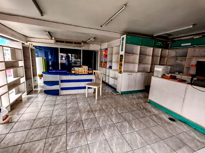 Shophouses for rent Bangkok : good location, on main road, wide shophouse, Arun Amarin Road.