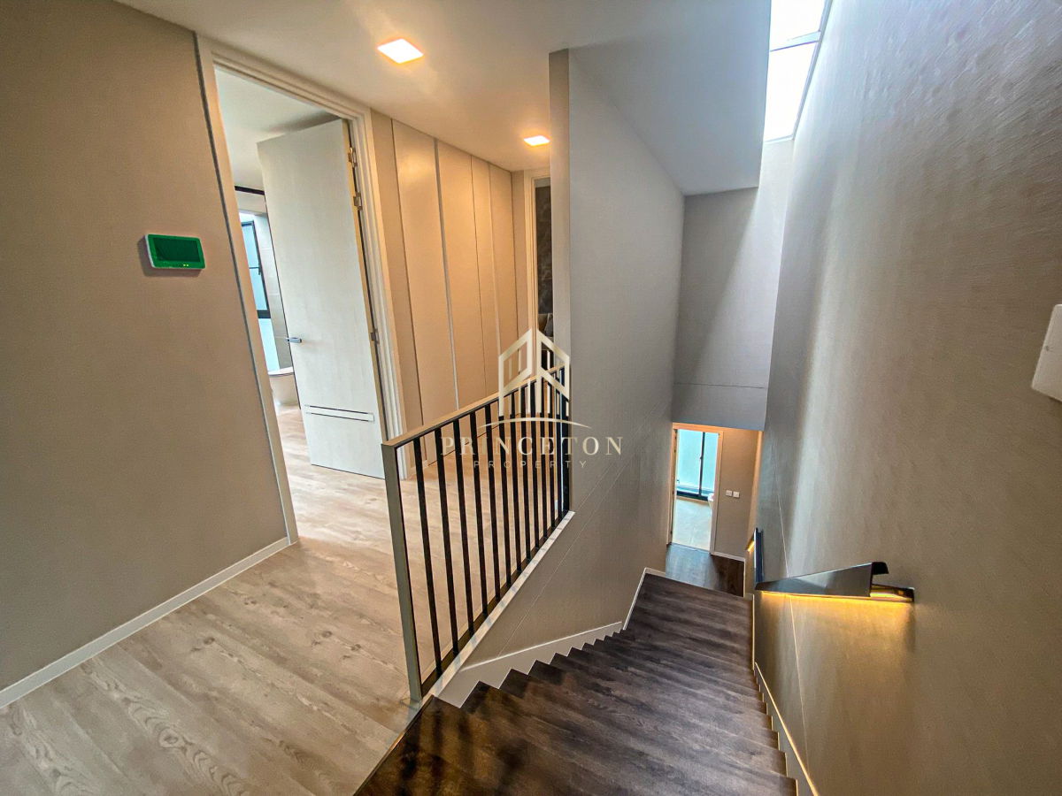 รูป ขายด่วนพร้อมผู้เช่าบ้านหรู วีเว่ กรุงเทพกรีฑา ติดโรงเรียน Wellington 4 ห้องนอน แปลงมุม  - รูปที่ 35/47