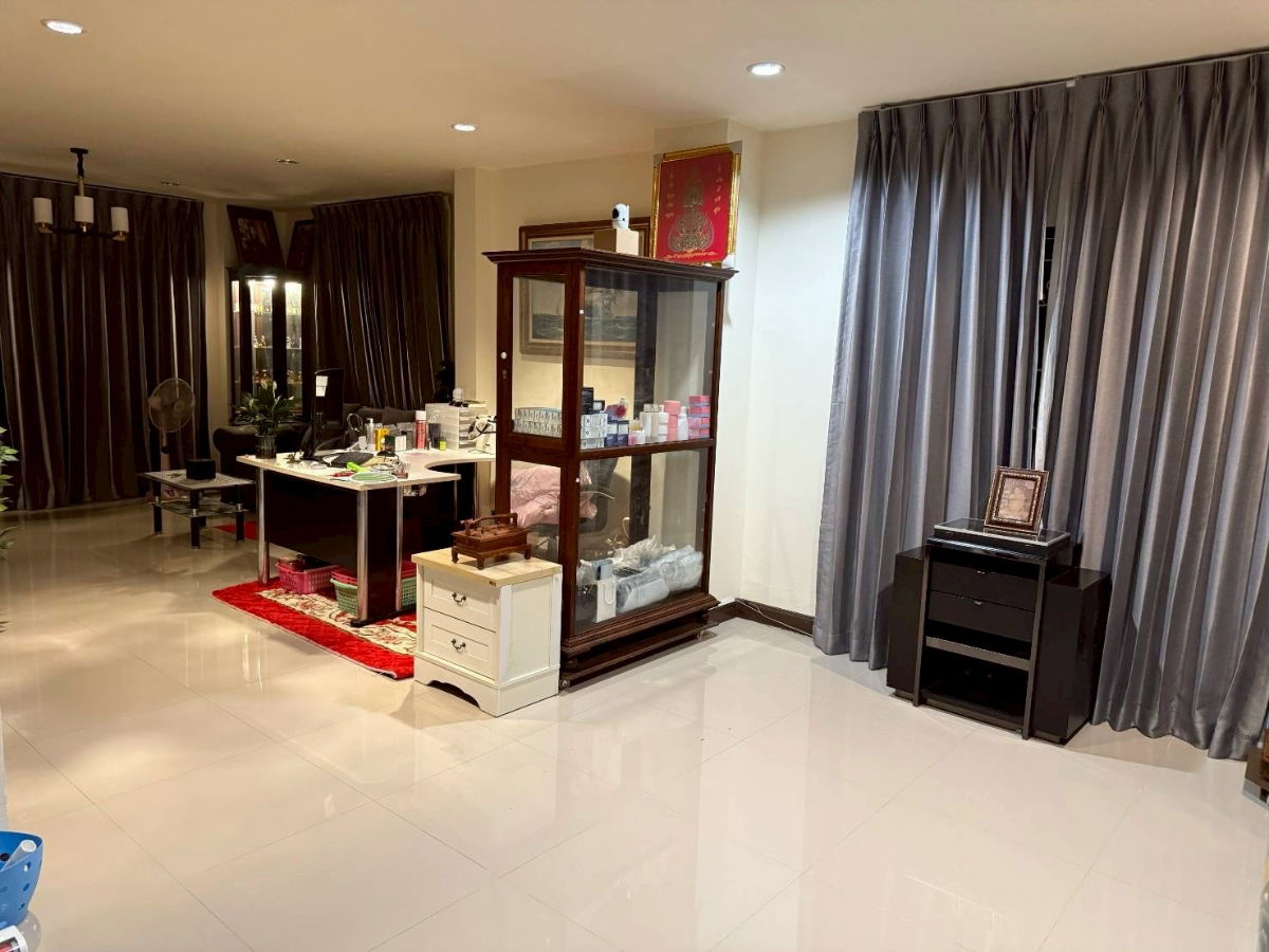 รูป 📌 บ้านเช่าพร้อมอยู่ บ้านใหม่มือ 1 หมู่บ้าน KC Parkville 3 3 ห้องนอน 3 ห้องน้ำ หลังใหญ่ รีโนเวทใหม่ทั้งหลัง ทำเลดี - รูปที่ 7/20