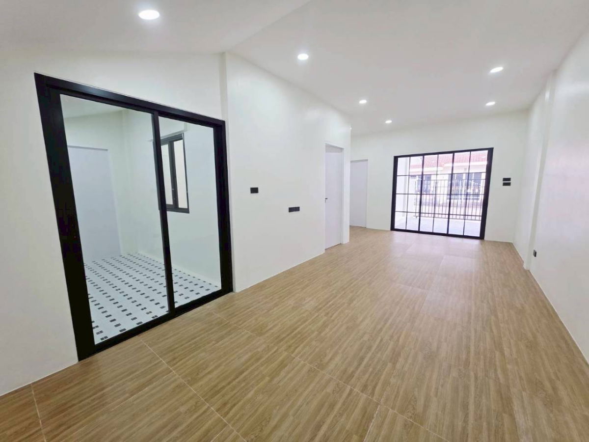 picture Suphamat Paklok Phuket WR-04103 - 4/12