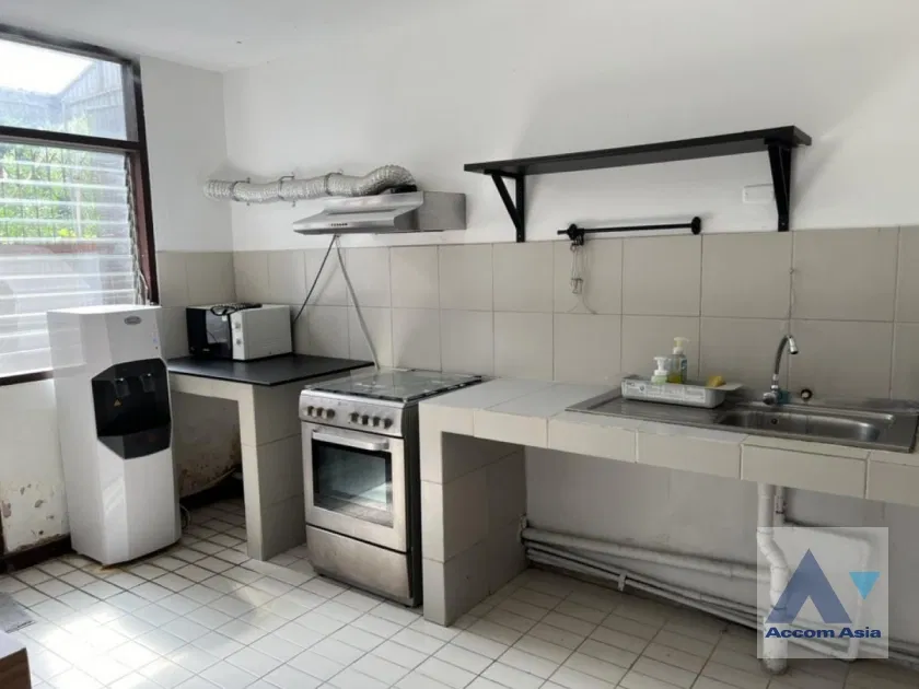 picture 🔼🔽 AccomA 📩 Home Office 3 BR House in Khlong Tan Nuea (AA42131) - 8/15