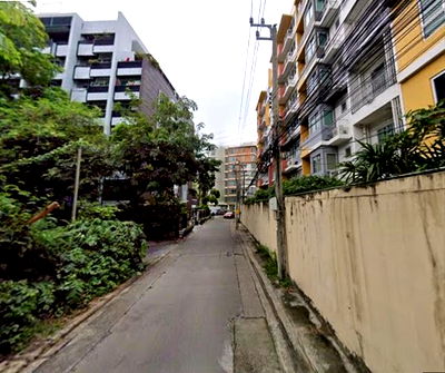 Land for sale Bangna Commercial College : Large plot of land for sale, 390 sq.wah, Sukhumvit 52, prime location.