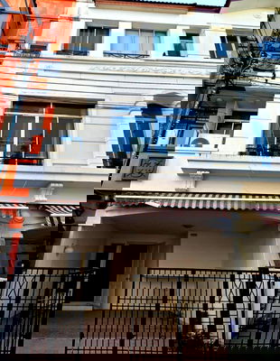 Home office for rent Central Plaza Bang Na : For Rent Townhome Baan Klang Muang British Town  MRT SriLasalle