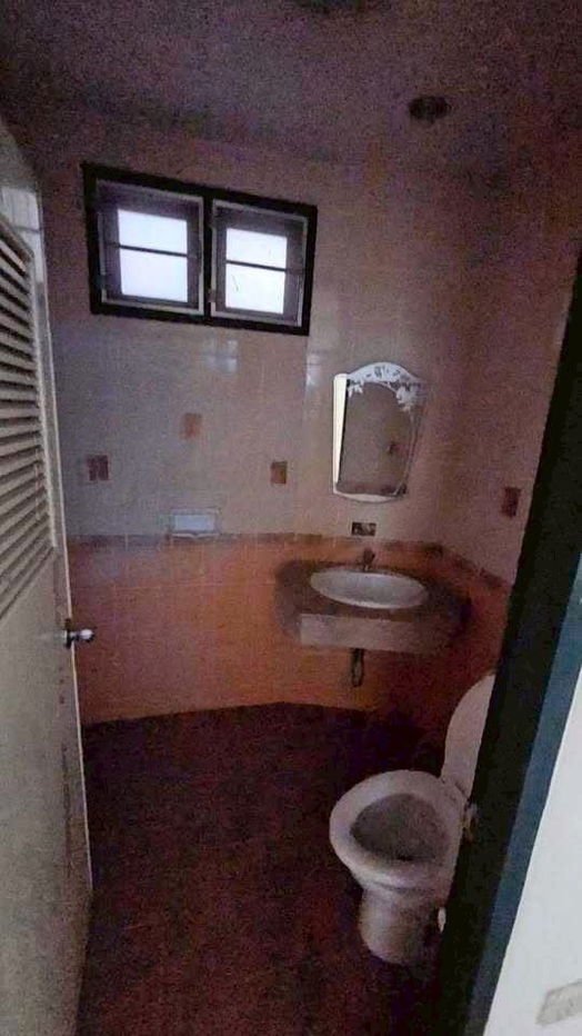 รูป LTHC13964 – House for Rent | Sukhumvit 20 | 400 sqm | 7 Beds 4 Baths | Near BTS Asoke | 120K/Month | บ้านให้เช่า สุขุมวิท 20 - รูปที่ 9/11