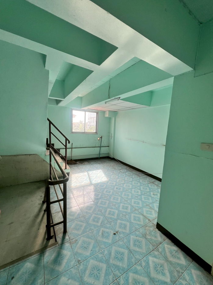 รูป ให้เช่า อาคารพาณิชย์ 4 ชั้น 2 คูหา พร้อมชั้นลอย ทำเลธุรกิจ คลองสี่ รังสิต - รูปที่ 4/13