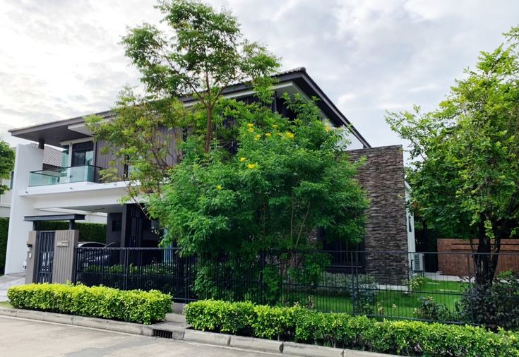 4-bed house for sale, 102 sq wah, Mantana Kalapapruek - Wongwaen