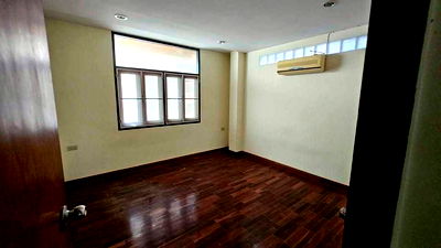 Houses for rent Charn Issara Tower 2 : LTHC13964 – House for Rent | Sukhumvit 20 | 400 sqm | 7 Beds 4 Baths | Near BTS Asoke | 120K/Month | บ้านให้เช่า สุขุมวิท 20