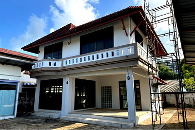 Shophouses for rent Ko Samui Surat Thani : [920121001-2400] 3-beds House with a big space for lease in Plai Laem