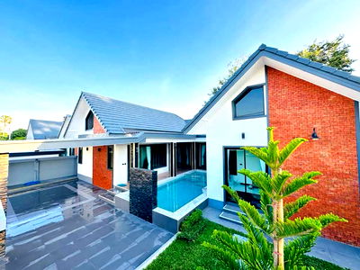 Houses for sale Pornprapanimit Road : 🌴 Luxury pool villa, Modern Luxury style with a private swimming pool in the middle of nature on the potential location "Pong"