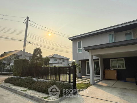 3-BR House at Chaiyaphruek Ramindra Expressway-Chatuchot in Sam Wa Tawan Tok (ID 2502162)