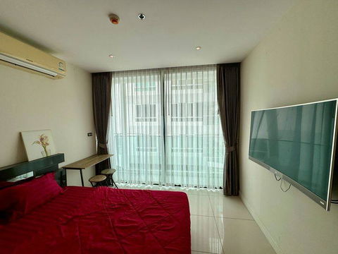 Urgent Sale The Point Pratumnak Condo